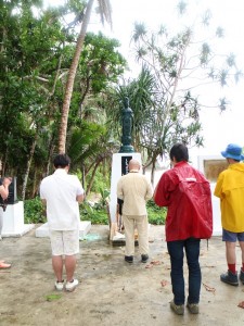 アンガウル島の日本人慰霊碑群
