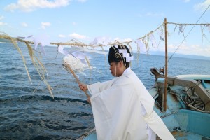 塩越稲荷神社　例祭並び海上運航