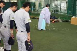 青森山田高等学校硬式野球部　必勝祈願並び怪我防止